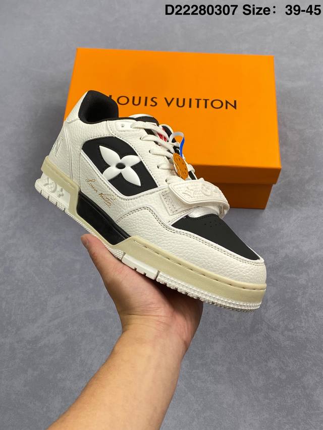 200 Louis Vuitton/路易威登 男女鞋配置厚实抽屉礼品鞋盒，采用荔枝纹二层牛剖革组合粒面牛剖革鞋面材质，鞋垫嵌入软脚感Eva物料，外置Tpr光泽隔
