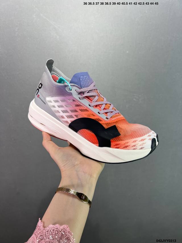 230 公司级On Cloudmonster 2昂跑 户外街头机能风新兴品牌轻便中帮跑步鞋 首发实拍鞋款以网球为灵感的运动休闲鞋，大胆的复古外观与革新科技融合，