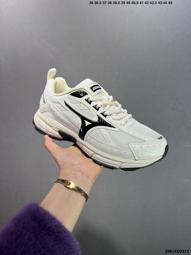 180 公司级Mizuno Halo Mix 复古单品 日本美津浓株式会社于1906年创立的运动品牌经过一个多世纪的不断努力现已成为世界著名的运动器具、服装和鞋