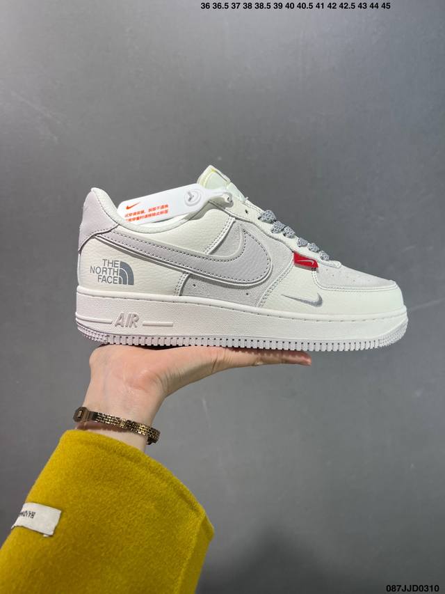 140 Nk Air Force 1′07 Low 空军一号低帮百搭休闲运动板鞋 Bb7518-010 柔软、弹性十足的缓震性能和出色的中底设计 横跨复古与现代