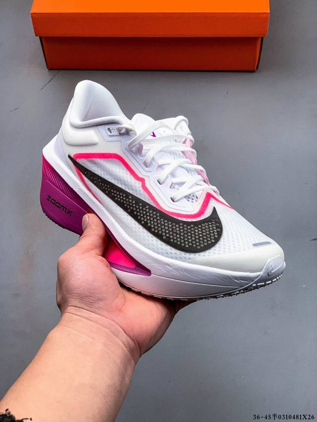 180 #Nk Zoom Fly 6 竞速飞行6代系列低帮轻质缓震透气休闲运动跑步鞋Fn8454-001 Nk旗下主打竞速训练的Zoom Fly 6突然官宣，让