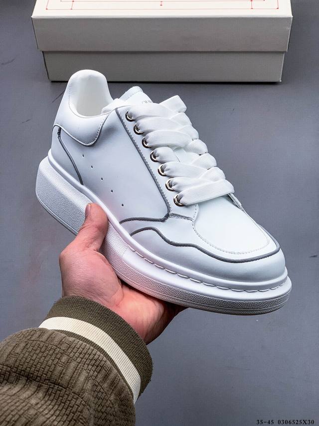 210 Alexander Mcqueen 麦昆 经典款 想不出有任何理由不收它！面料采用进口丝绸亚光原版牛皮（最新材料）水染羊皮内里，牛皮垫脚 原版大底 回弹