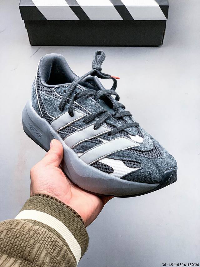 集图 180 Adidas Lightblaze 舒适防滑 新款阿迪达斯低帮跑步鞋 极致轻盈的Lightweight Upper设计 带来近乎裸足的舒适体验 中