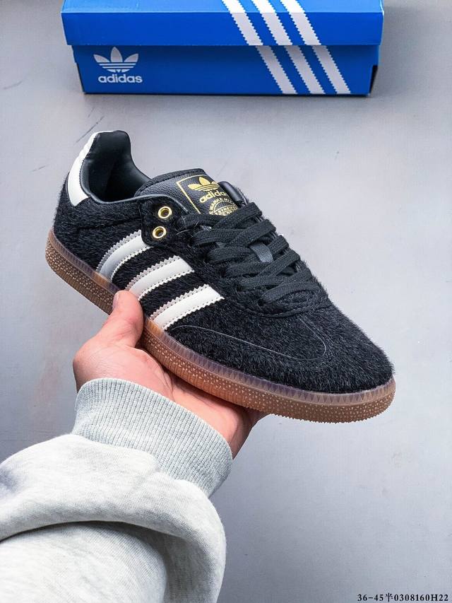 160 二层真标！Adidas Samba Og 经典鞋款 Adidas 近70年的经典Samba Og 修长的鞋楦,略微尖尖的鞋头,翻毛皮的鞋头拼接,这些我们