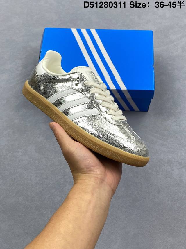 200 公司级 Ad Original Samba Og 复古经典轻便板鞋 这款桑巴鞋展示了高质量的工艺 带有装饰的超锁缝制和无缝的手感 柔软、柔软的皮革造型
