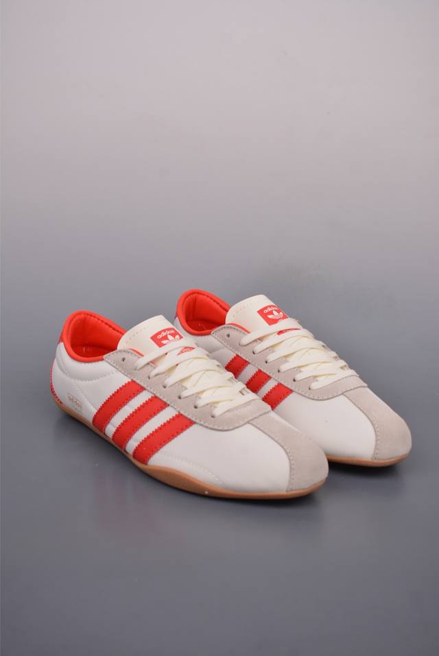 210 阿迪达斯Adidas Originals Tokyo 东京限定系列 复古百搭薄底德训运动T头鞋 采用复合牛津布组合翻毛皮饰片鞋面材质 外置Rb橡胶大底