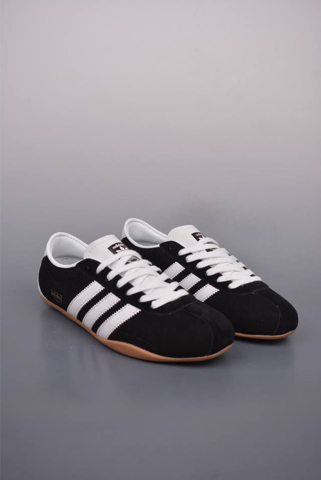 220 阿迪达斯Adidas Originals Tokyo 东京限定系列 复古百搭薄底德训运动T头鞋 采用复合牛津布组合翻毛皮饰片鞋面材质 外置Rb橡胶大底
