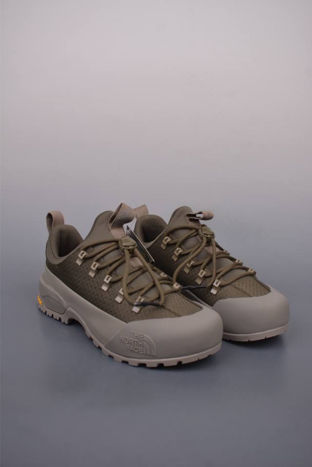 420 北面The North Face Glenclyffe 广东大厂品质 面料采用进口磨砂牛皮 鞋底采用Vibram黄金大底 专门为鞋底设计的橡胶以出色的