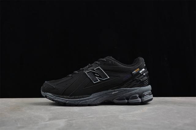 270 New Balance G1906系列复古老爹风休闲运动慢跑鞋 M1906Roc #采用轻质牛剖革拼接透气网眼衬垫织物鞋面材质 T-Beam大底提供足步
