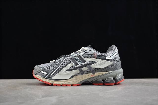 270 New Balance G1906系列复古老爹风休闲运动慢跑鞋 M1906Ac #采用轻质牛剖革拼接透气网眼衬垫织物鞋面材质 T-Beam大底提供足步弓