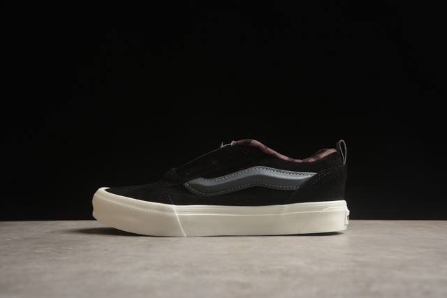 180 Vans Classics Knu Skool 范斯官方 全皮猪八面包鞋 货号：Vn000Cs0239 尺码：35 36 36.5 37 38 38.5