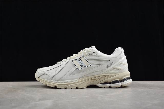 270 New Balance 1906系列复古老爹风休闲运动慢跑鞋 M1906Rww #采用轻质牛剖革拼接透气网眼衬垫织物鞋面材质 T-Beam大底提供足步弓