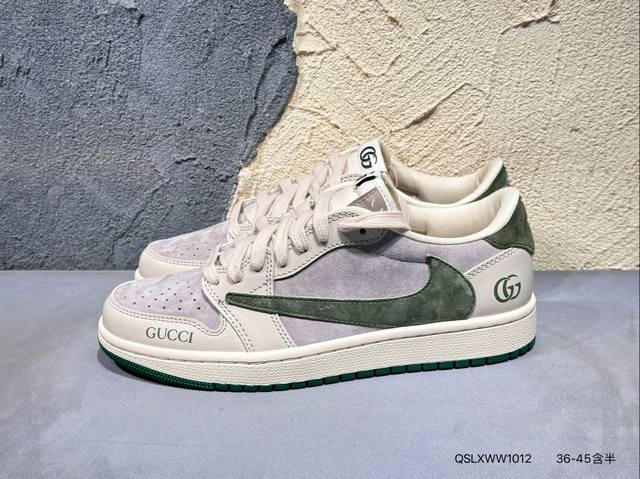 200 #新品上市实拍 Lv X Nike 灰金暴力熊 此款主张打破传统的工业化流水线设计限制，以Made By Ideas的超级创意为理念，集结众多潮流设计师