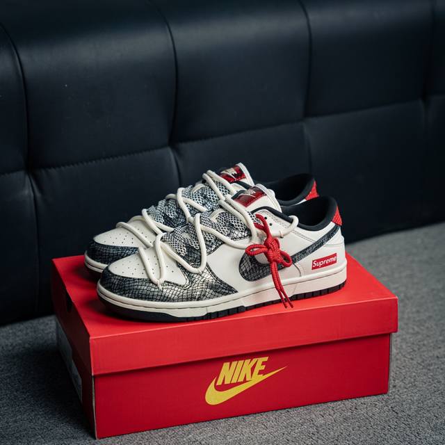 360 核心私 Nike Dunk 全套原楦原模倾力打造完美版型 独家原厂航空铝磨具打磨大底 鞋头坡度极致还原 无解鞋型 原盒原配 圈内天花板工艺 原厂冲刀 超