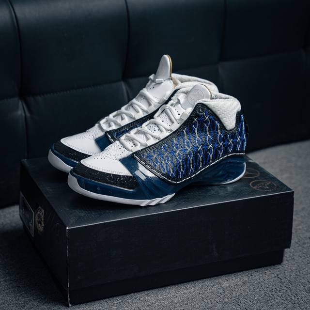 560 核心私 Air Jordan 23 Retro Aj23乔23 复古文化篮球鞋 真碳板加持 货号：318376 011 尺码：40 40.5 41 42
