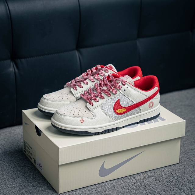 360 核心私 Nike Dunk 全套原楦原模倾力打造完美版型 独家原厂航空铝磨具打磨大底 鞋头坡度极致还原 无解鞋型 原盒原配 圈内天花板工艺 原厂冲刀 超