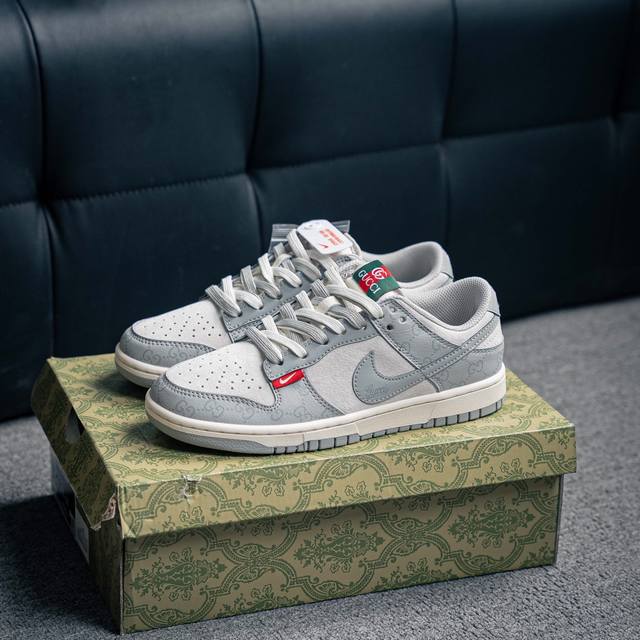 360 核心私 Nike Dunk 全套原楦原模倾力打造完美版型 独家原厂航空铝磨具打磨大底 鞋头坡度极致还原 无解鞋型 原盒原配 圈内天花板工艺 原厂冲刀 超