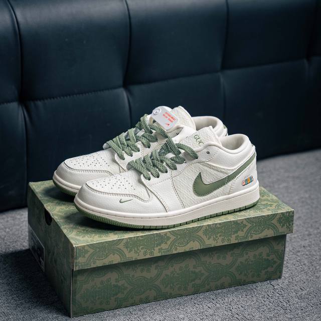 260 核心私 Air Jordan 1 乔丹篮球鞋男女运动鞋潮流板鞋 货号：Dm5688 103 尺码：36 36.5 37.5 38 38.5 39 40