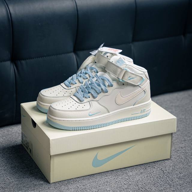 330 核心私 Air Force 1 原装级别 原楦头原纸板 打造纯正空军版型专注外贸渠道 全掌内置蜂窝气垫 原盒配件 原厂中底钢印、拉帮完美 货号：Sg23
