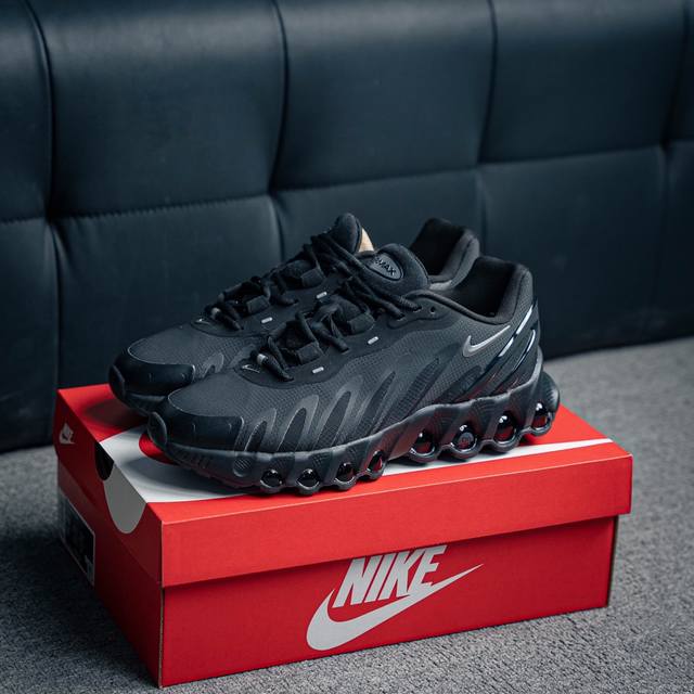 250 核心私 Nike Air Max Dn8 耐克气垫 缓震 耐磨运动鞋 鞋身材质均选择皮革 织物 麂皮多种材质覆盖 保证质感的前提下 层次感也相当不错 带