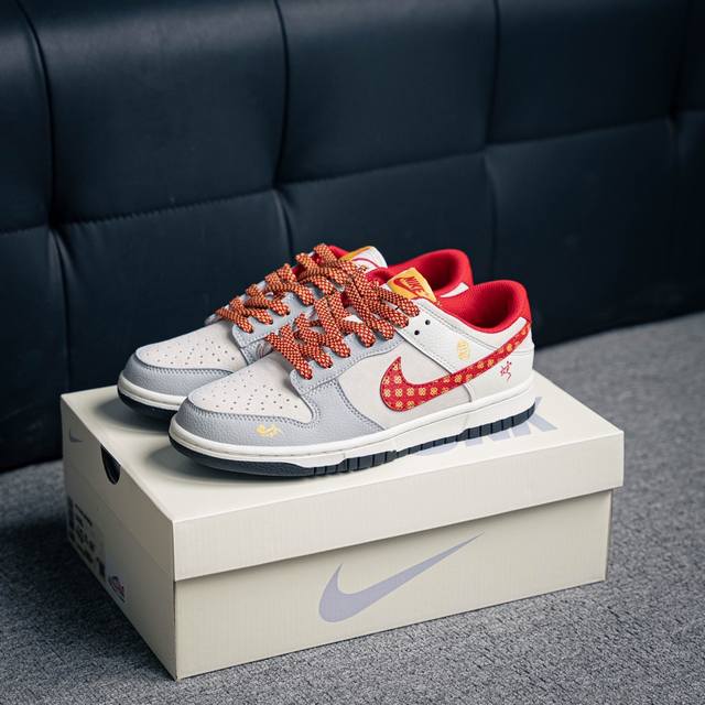 360 核心私 Nike Dunk 全套原楦原模倾力打造完美版型 独家原厂航空铝磨具打磨大底 鞋头坡度极致还原 无解鞋型 原盒原配 圈内天花板工艺 原厂冲刀 超