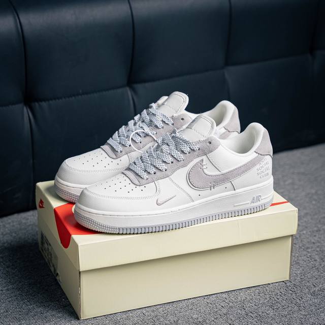 250 核心私 Air Force 1 原装级别 原楦头原纸板 打造纯正空军版型专注外贸渠道 全掌内置蜂窝气垫 原盒配件 原厂中底钢印、拉帮完美 货号：Sc 9