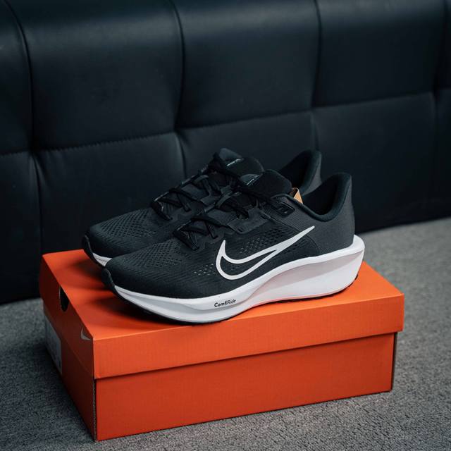 230 核心私 Nike Quest 6极速6代网面透气 时尚休闲跑步鞋 简约高科技设计采用多层材料，为双足带来凉爽感受和稳固体验时尚鞋面搭配中足包覆设计，提供