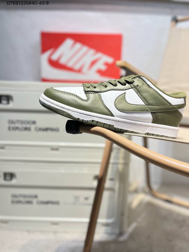 100 福利特价耐克Nike Dunk Low 板鞋Sb系列经典百搭休闲运动板鞋加厚鞋舌的填充，使舒适性大大提升，同时也更方便穿脱中底部分则加入了脚感柔软舒适Z