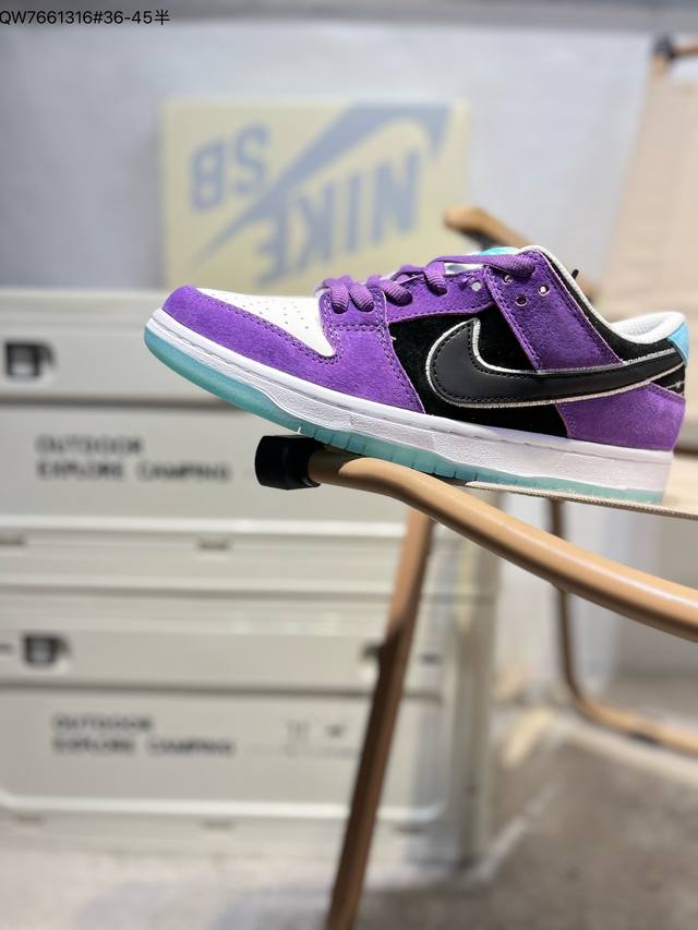 180 耐克Nike Dunk Low 板鞋Sb系列经典百搭休闲运动板鞋加厚鞋舌的填充，使舒适性大大提升，同时也更方便穿脱中底部分则加入了脚感柔软舒适Zooma