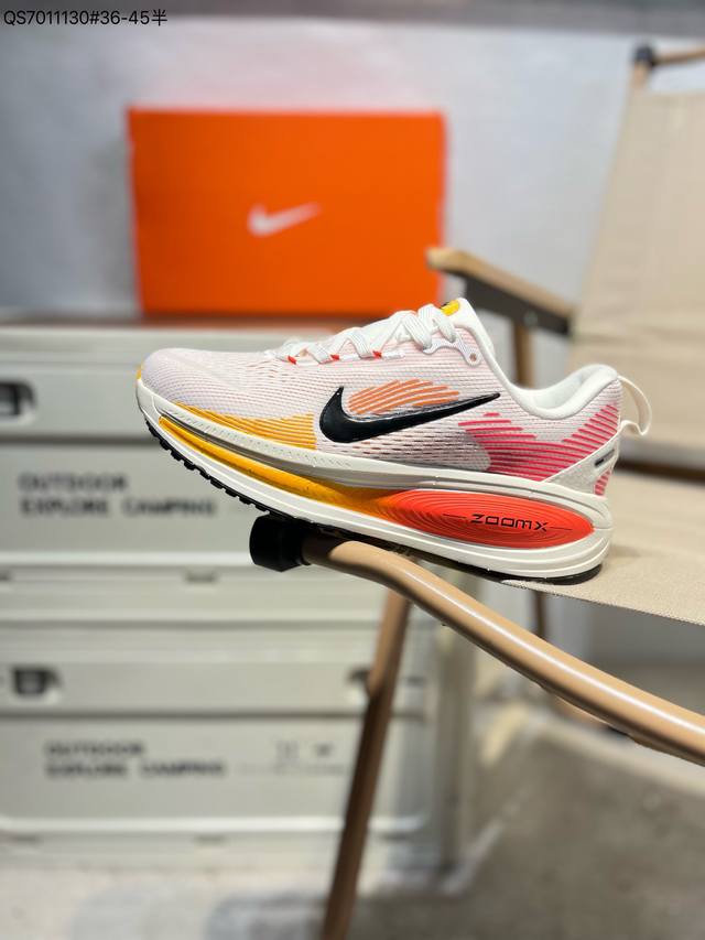 200 Nike Vomero 18 耐克 舒适减震防滑 低帮跑步鞋 全掌Reactx泡绵中底 前掌和后跟还配备了Air Zoom气垫单元 据说跑起来更快更舒适