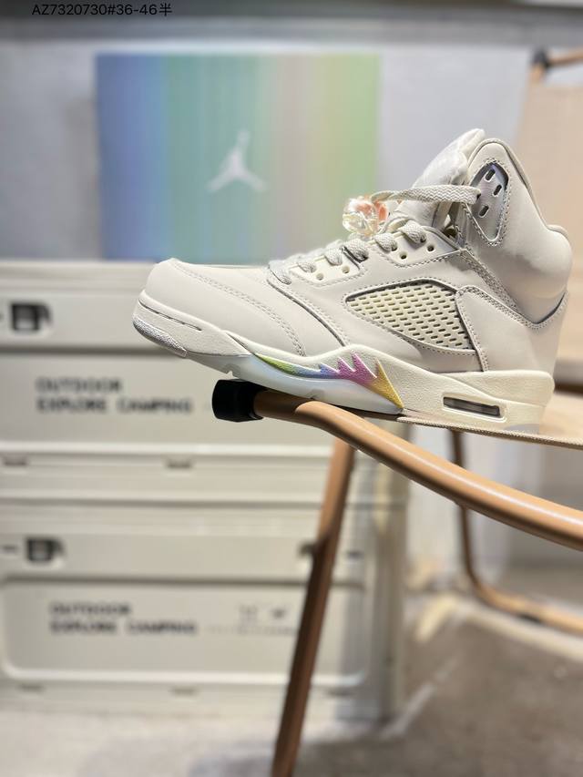 300 Air Jordan 5 Low 纯原低帮篮球鞋 纯原版本 Air Jordan Aj5 Low 原楦原纸板 原厂材料开发 细节把控到位 主供外贸客户