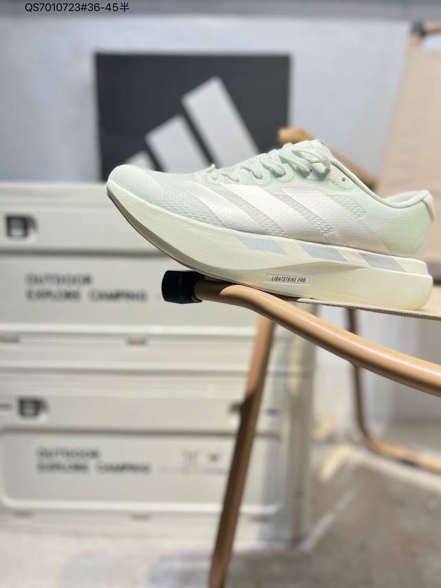 200 Ad Adizero Evo Sl Jh6超轻透气缓震跑鞋 #以令人难以置信的138克重量，刷新了跑鞋轻量化的记录，阿迪在材料科学和工艺技术上的深厚积累