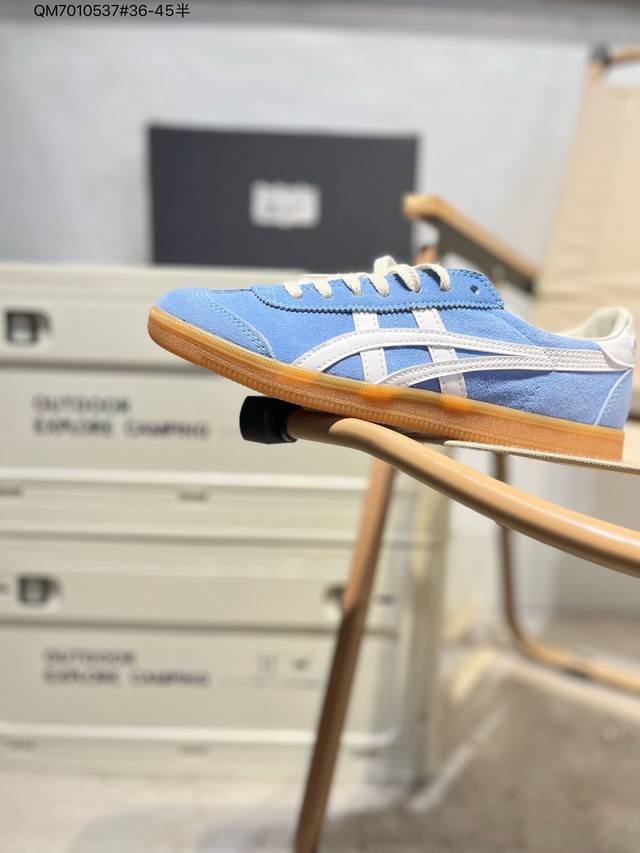 130 亚瑟士 Onitsuka Tiger Tokuten 复古低帮休闲跑鞋 Tokuten的灵感来源于80年代的室内用鞋 T-Toe前足补强设计 室内鞋的橡