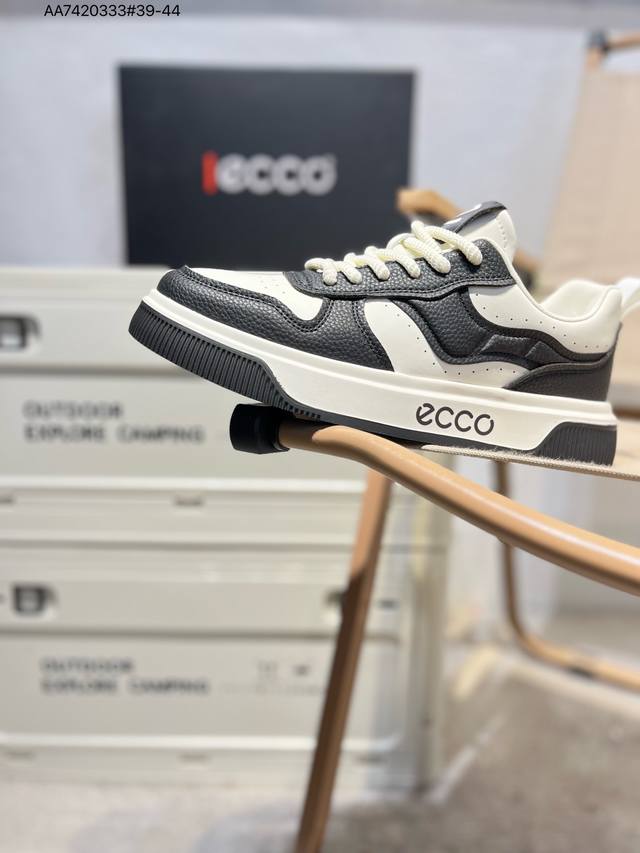 290 Ecco爱步男鞋轻便透气舒适耐穿 亲肤吸汗舒适内里 防滑防磨 持久干爽 简约粗绳系带 穿脱更加方便 柔韧防滑大底 鞋底立体凹槽 凹凸花纹加持 增强防滑减