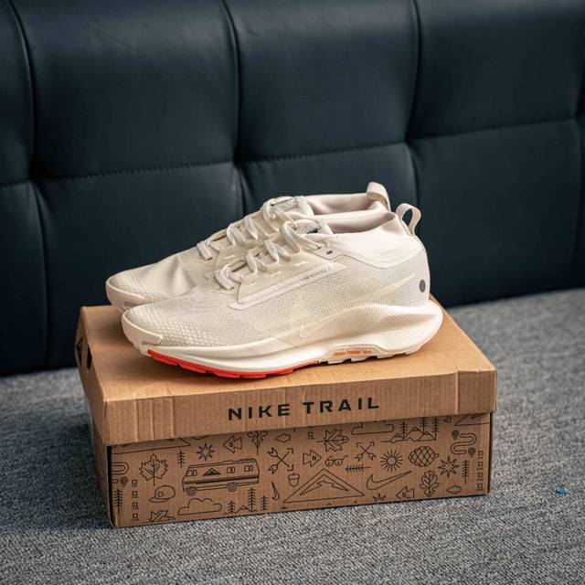 230 核心私 Nike Pegasus Trail 5 Gtx Next Nature 越野跑步鞋 登月兼顾迅疾外观和稳固脚感 后跟覆面和中足动态支撑巧妙融合