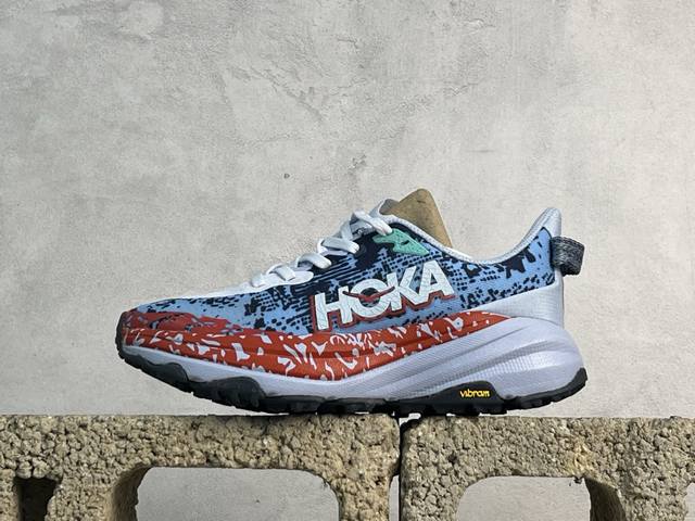 220 放店私 Hoka One One Speedgoat 6(飞速羚羊6)飞速羚羊系列的第六代越野跑鞋男女士运动鞋，鞋款采用动态鞋面与内部支撑系统，并搭载H