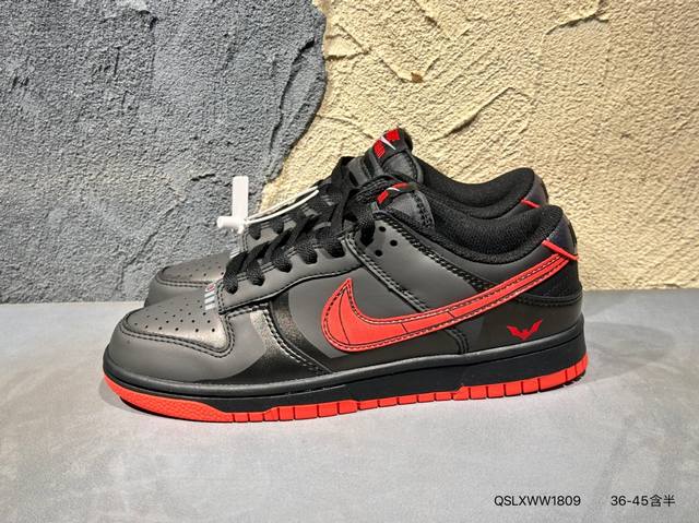 200 #新品上市实拍 Sb Dunk Low Pro 扣篮系列复古低帮休闲运动滑板板鞋。采用脚感柔软舒适Zoomair气垫，有效吸收滑板等极限运动在落地时带来