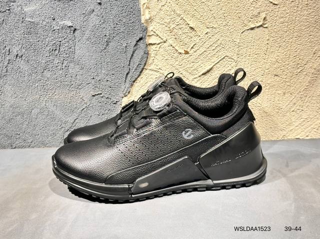 330 #新品上市实拍 Ecco爱步 广东原版透气 配备原版三件套 防尘纸 高弹大底 全头层牛皮 新款百搭休闲款 纯手工制成 鞋面走线工整 清晰质感 原单品质