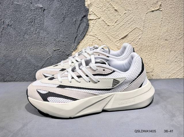 200 #新品上市实拍 Adidas Lightblaze Sportswear 百搭单品 公司级Adidas Lightblaze Sportswear 筒約