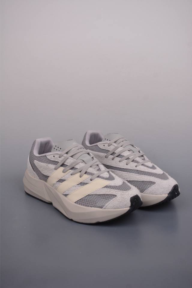 250 Adidas Lightblaze 阿迪透气跑步鞋 麂皮网面拼接 官方同步上架 简约舒适防滑耐磨低帮 休闲老爹鞋 承载青春情怀的板鞋 经典三条杠装饰鞋