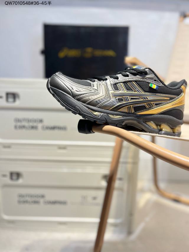 180 Asics Gel-Kahana 14亚瑟士经典跑鞋 如今机能风和户外风吹得正劲，便是主打“Urban Outdoor机能越野风格”，城市和户外场景都能