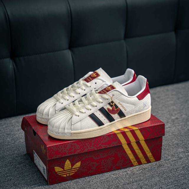 180 核心私 阿迪达斯Adidas三叶草 Originals Superstar Ii 贝壳头系列低帮经典百搭休闲运动板鞋 货号：Jr8036 尺码：36 3
