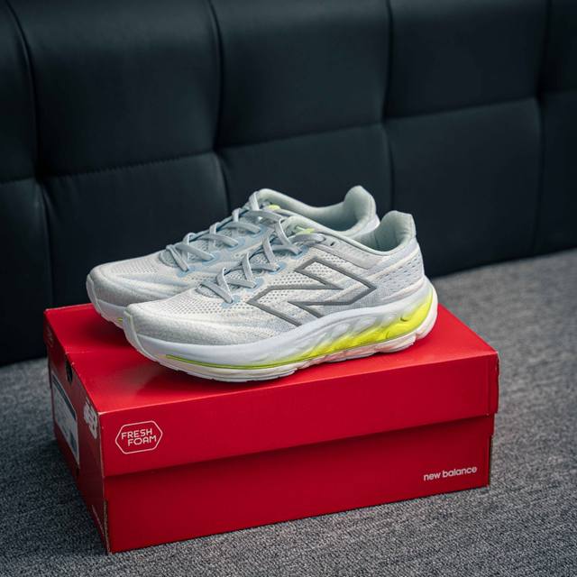 220 核心私 New Balance Nb Fresh Foam X Vongo 舒适运动 织物防滑耐磨低帮 马拉松跑步鞋 货号：Wvngoli6 尺码：36