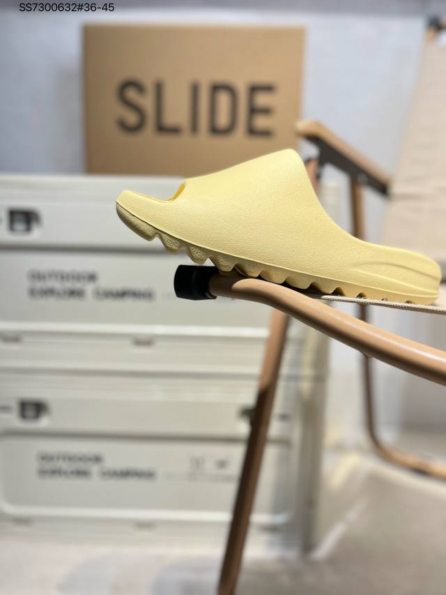 70 最强性价比# Adidas Originals Yeezy Slide椰子拖鞋 #原厂原材料 Eva粒子 环保塑料 #原标原墨 全套原楦头 同步公司货 #