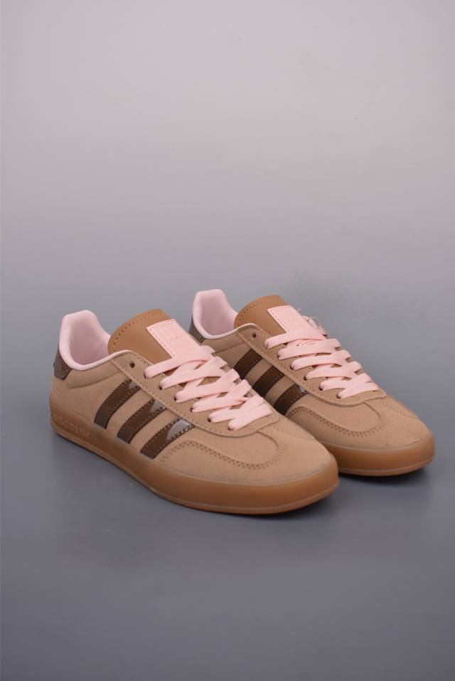 210 Adidas Originals Gazelle Indoor 三叶草休闲防滑耐磨低帮板鞋 鞋头出色设计 塑就出众贴合感 稳固的后跟贴合足部曲线设计