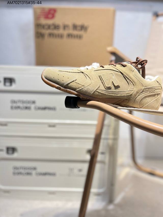 260 Miumiu X New Balance Nb24S联名款运动鞋 缪缪大秀上爆出的这双与New Balance 新百伦联名款运动 球鞋 后全球各大代购官