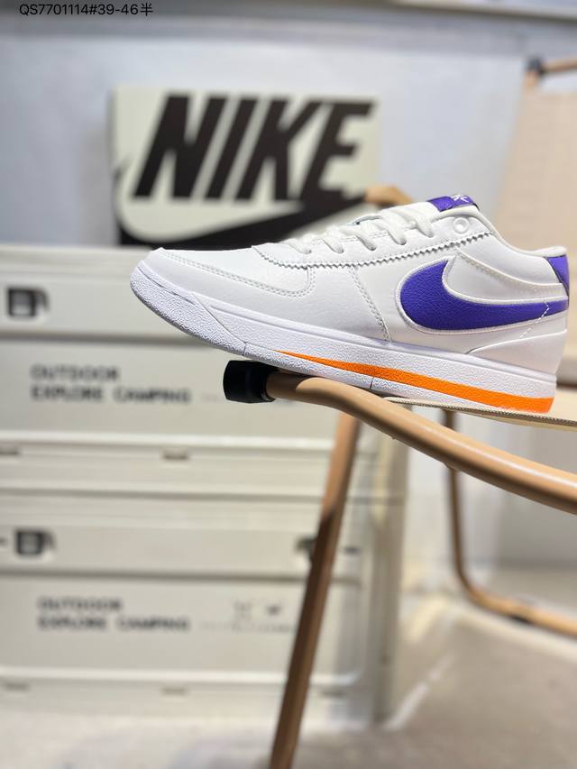 200 Nike Book 1 Devin Booker 德文·布克 鞋面由柔软的纺织品和柔软的磨绒面皮组合而成，脚踝处带有透气孔，鞋款内部采用舒适的尼龙衬里