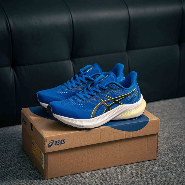 200 核心私 Asics Gt-2000 12轻盈跑鞋 亚瑟士运动休闲透气专业跑鞋 第九版Gt-2000采用更新的一体式鞋面 提供更好的贴合性 将您的脚掌固定