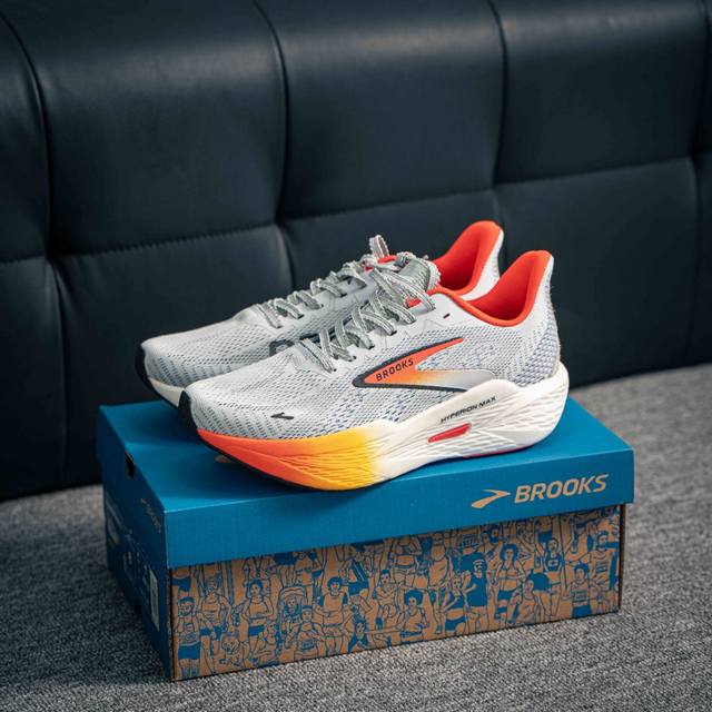 250 核心私 布鲁克斯Brooks马拉松竞速专业跑步鞋透气缓震男鞋 Hyperion 2 旋风 【男/平衡】烈风2采用布鲁克斯全新升级后的中底技术，即注入充足