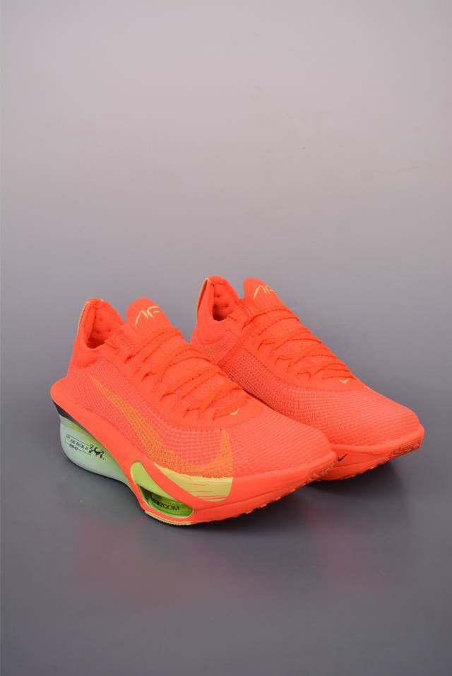 340 Nk Air Zoom Alphafly Next% 3 2025 减震马拉松跑步鞋 内置真碳 首次通过一体式鞋底 替代了后跟和前足分离的设计 让双脚